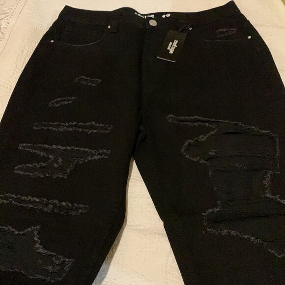 Refuge denim mom classic high-rise. Distressed - Picture 6 of 7